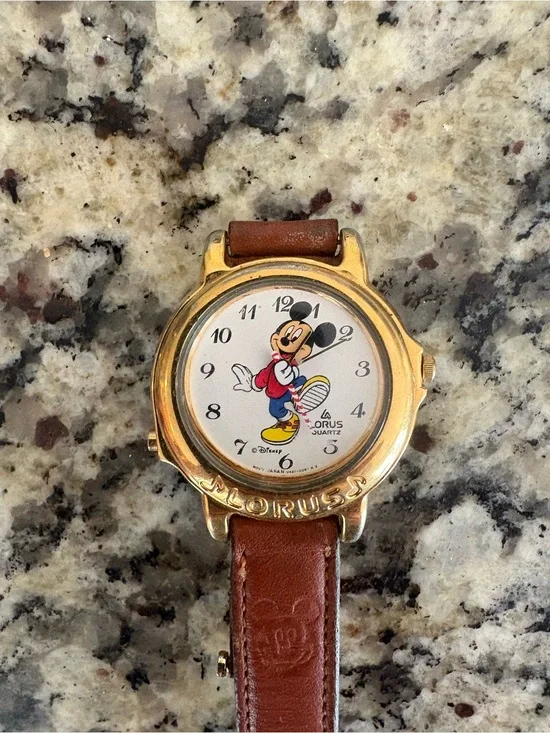 RARE Vintage Lorus Mickey Mouse Musical Dancing Chime Watch Gold V421 0020 Works