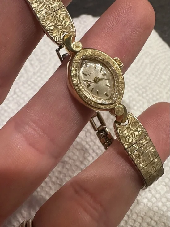 Vintage 1967 14K Gold Bulova Women’s Gold Teardrop Bracelet Watch