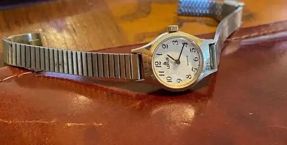 VTG Women's Gold Tone Lorus Watch with Adjustable Band