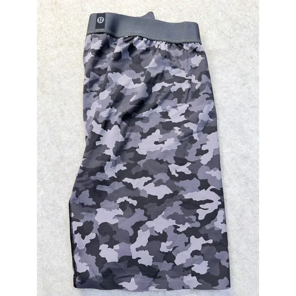 Lululemon Boxer Briefs Men Large Gray‎ Camo Always In Motion Long 7