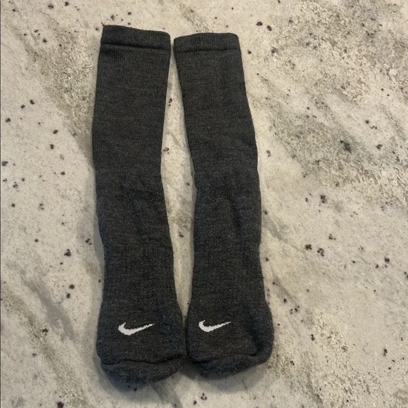 Nike Men's Gray Athletic Socks Large