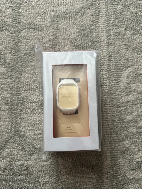 NWT Tory Burch White T-Monogram Silicone Apple Watch Series 7/8/9 Band 41MM