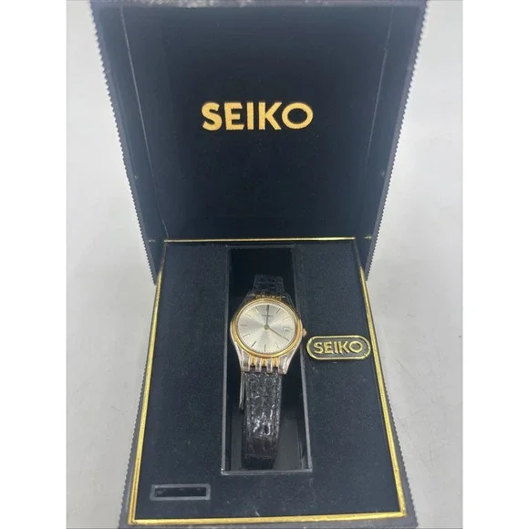 Seiko Lassale Vintage 7N89-0390 Women's Gold Tone Watch Textured Dial