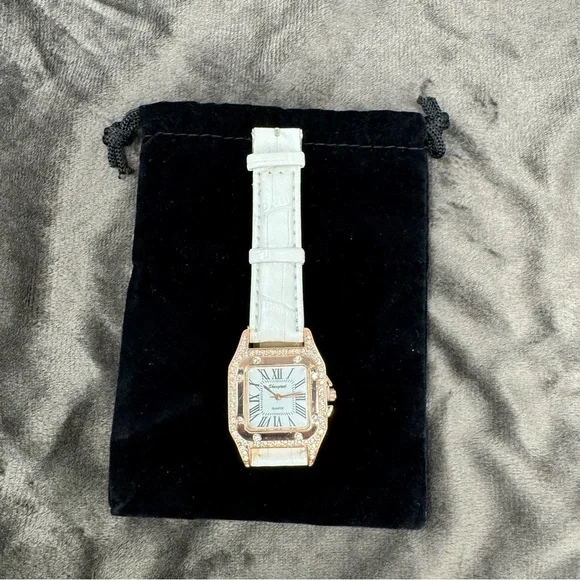 Women’s Dress Quartz ROSE GOLD White Leather Band Light Weight Costume Watch.