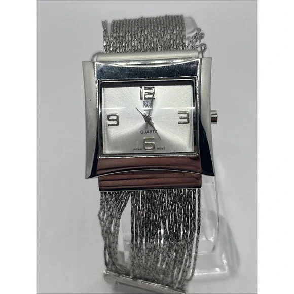 NY&C Quartz Women's Watch‎ Silver Tone Bracelet Band - New Battery