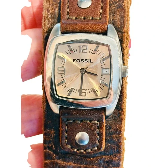 Fossil Womens Square Silver Watch‎ Two Leather Cuff Straps Brown Black JR-1044