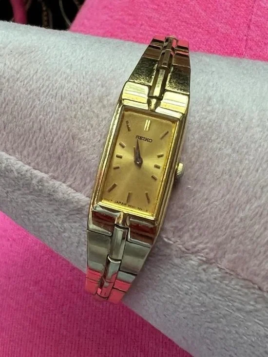 Vintage Seiko Gold-Tone Dainty Women's Bracelet Watch