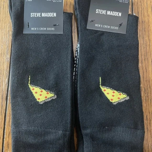 Steve Madden Men’s Crew Socks 6-12.5. 2 Pair Black With Pizza. New!!
