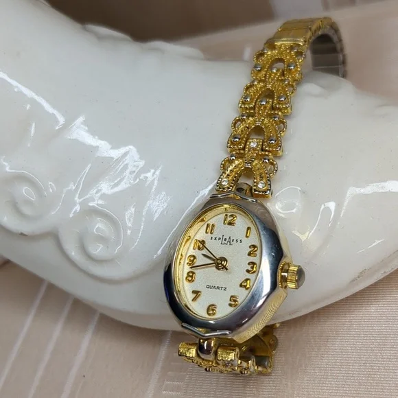Vintage 80s LA Express Watch Gold Stretch Band Fashion Metal Bezel Quartz