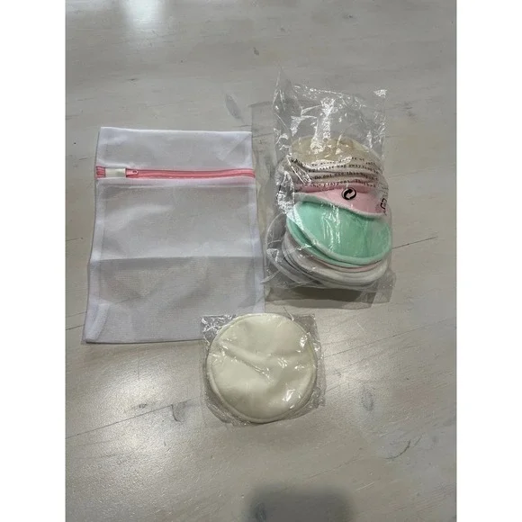 Brand new Breastfeeding‎ Nursing Pads and laundry bag