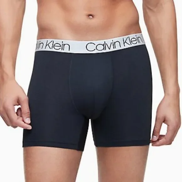 Calvin Klein 