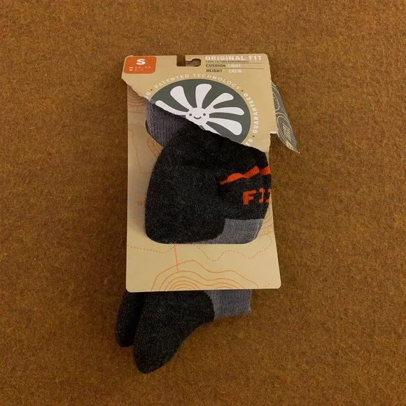 FITS Unisex Small Gray Merino Wool Light Cushion Crew Socks NWT