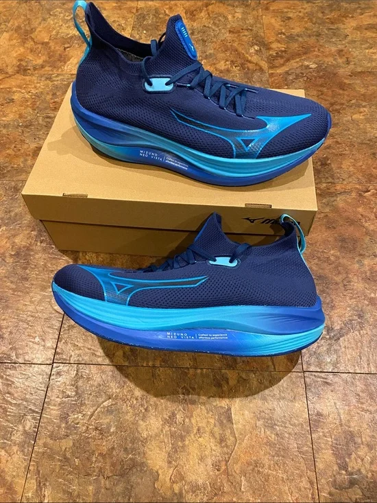 Mizuno NEO VISTA Men’s Navy and Bright Blue Running Shoes