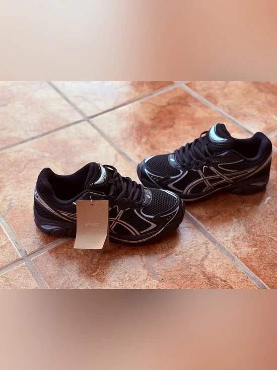 Size 8.5 Men’s And Women’s 10 - Asics GT-2160 Black and Silver Mesh Running
