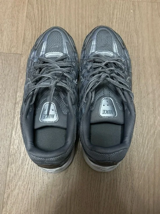 Nike Men’s Gray Athletic Running Shoes