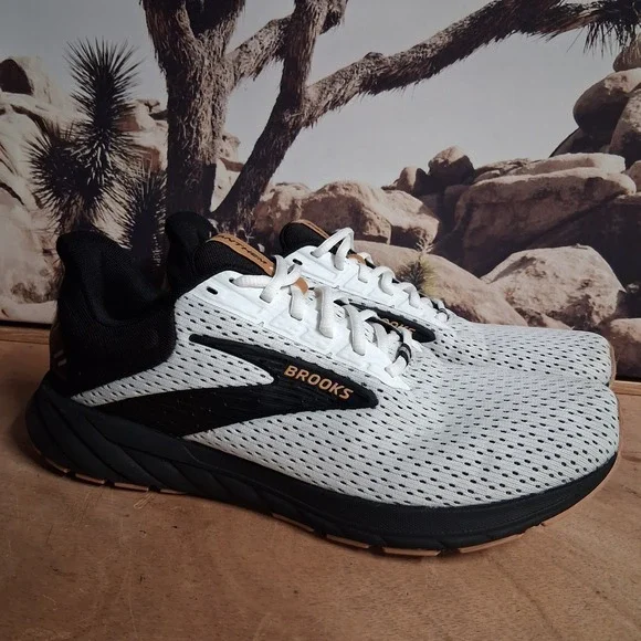 Brooks Anthem 5 Mens Running Shoes White Black Gum Sole 1103731D141 10.5
