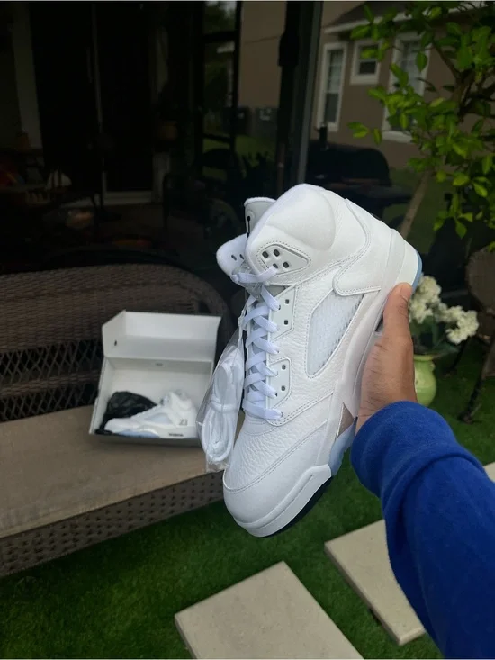 Men’s Air Jordan White Metallic 5’s (Size 10)