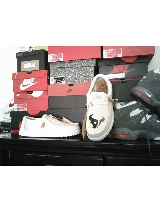 Hey Dudes Shoes Mens Sz  12 Off White Houston Texans