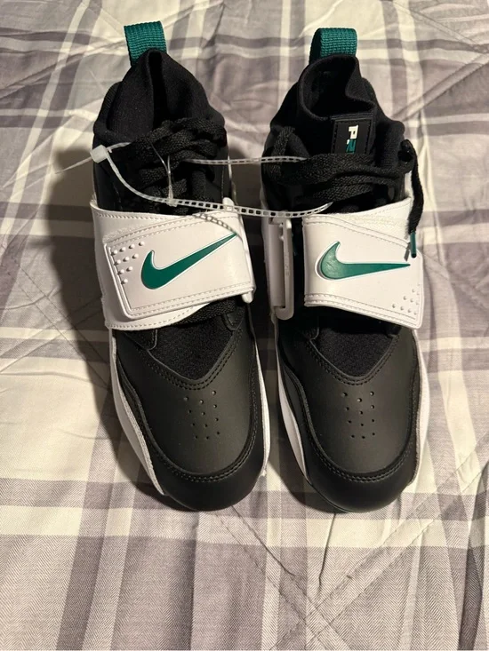 Nike Diamond Turf 93 TD football cleats