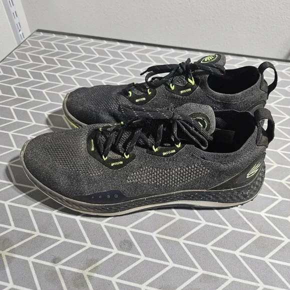 UA‎ Charged Curry SL Golf Shoes Men's Size 10.5 Black Ash Lime 3025072-002