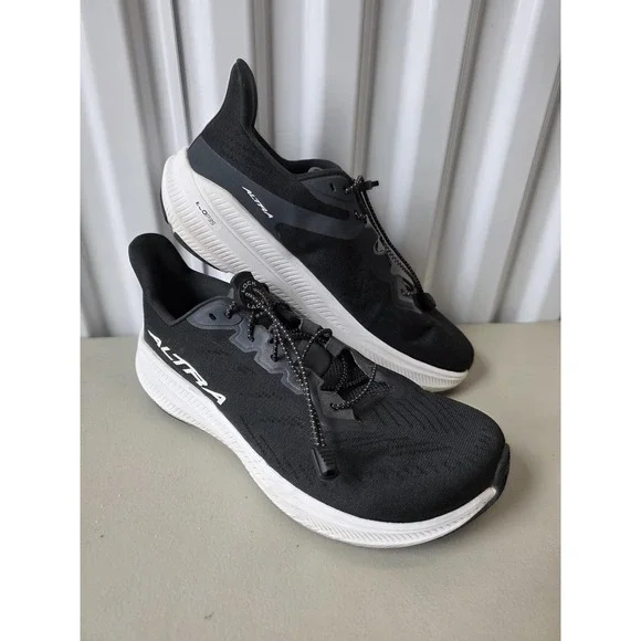Altra Running Shoes Mens Size 10 Black Mesh Cushioned Lock Laces AL0A85RE010
