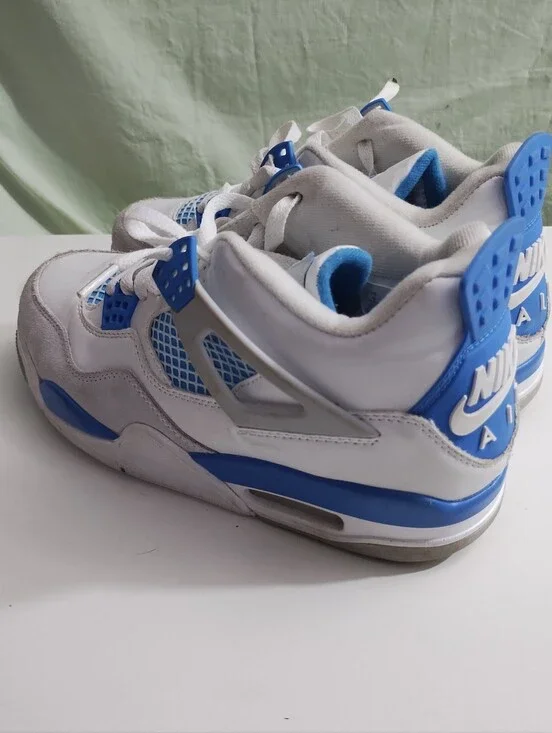 Size 9 - Air Jordan 4 Retro 2024 Military Blue