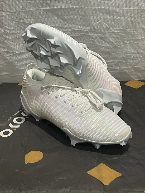 New Men’s 11.5 Under Armour Blur Pro 3028220-100 White Lace Up Football Cleats