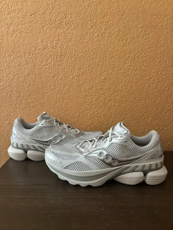 Saucony Men’s Grid NXT Moon White Cream Running Shoes Size 12 (S70797-5) New