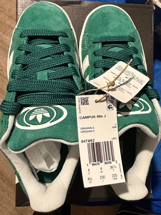 Adidas Green Suede Campus 00s J Sneakers with White Stripes. Men’s 4.5 or W 5.5