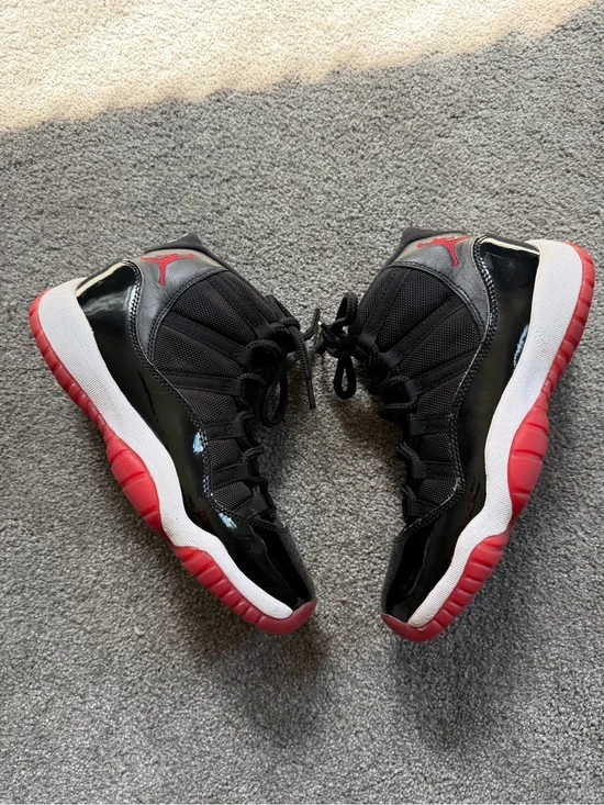 2019 Air Jordan 11 Bred Retro Size 7Y