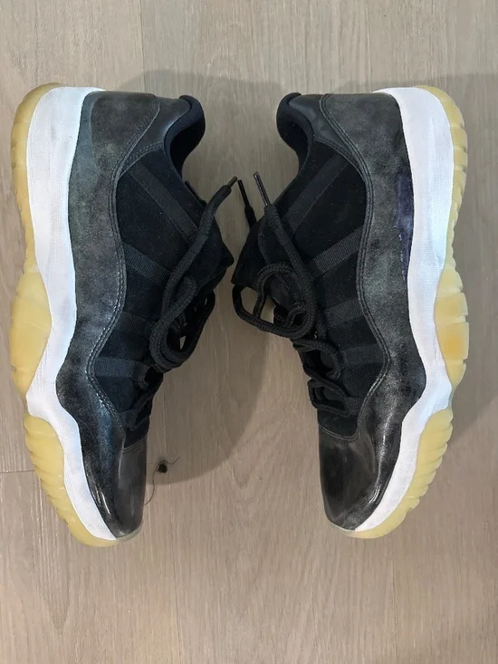 Air Jordan 11 Low
