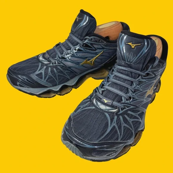Mizuno Wave Prophecy 7 Men 8 Grey Gold Running Athletic Sneakers J1GC180050