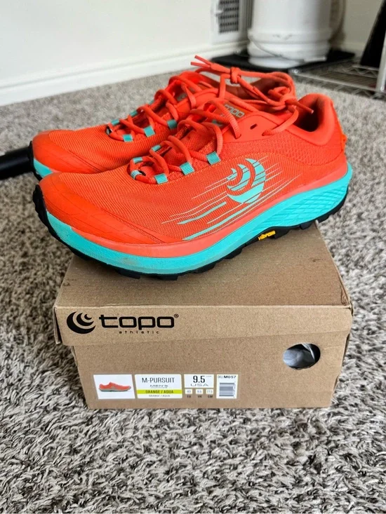 Topo Athletic Men’s 9.5 M-Pursuit Zero Drop Trail Running Shoes with <20 miles