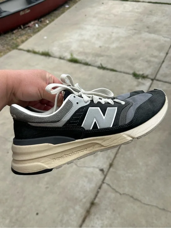 New Balance 997R Men's Gray & Black Sneaker