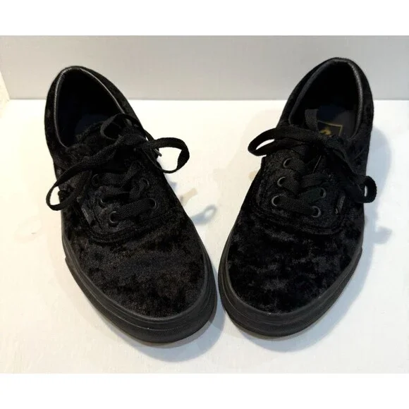 Vans Old Skool  Black Velvet Skate Sneakers  Unisex  Size 6 (M) 7.5 (W) 507452
