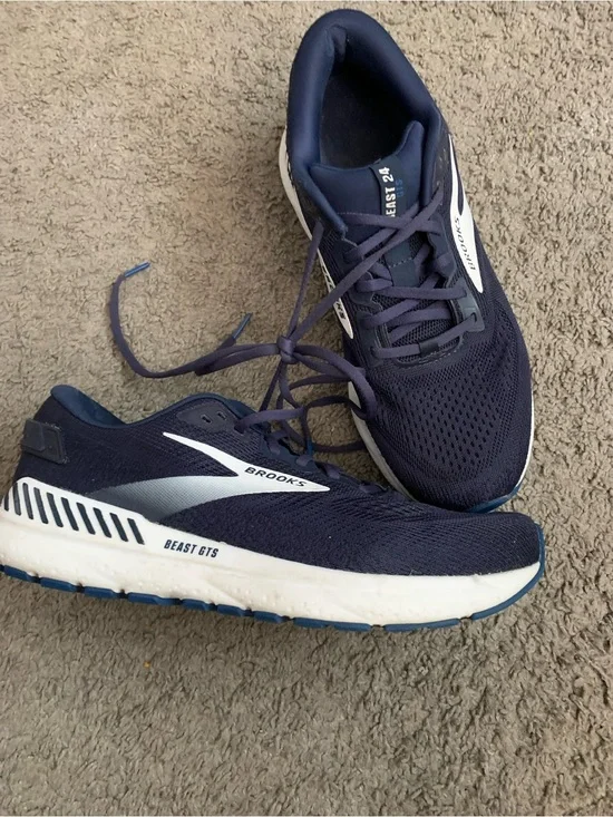 Brooks Beast GTS Navy White Athletic Running Shoes