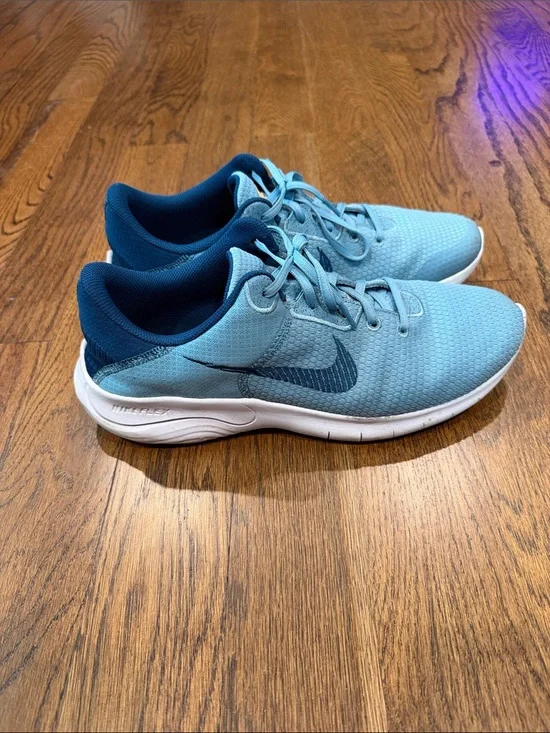Nike Men’s size 12 running shoe