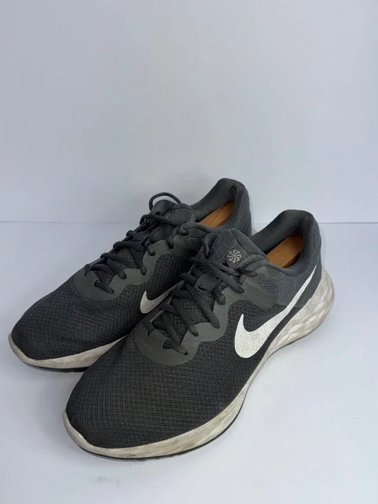 Nike Revolution 6 Gray Running Shoes Size 10.5