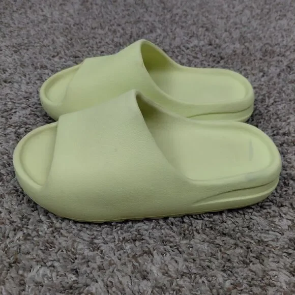 Yeezy Slide Green Glow Mens Size 8 Comfort Slides No Box