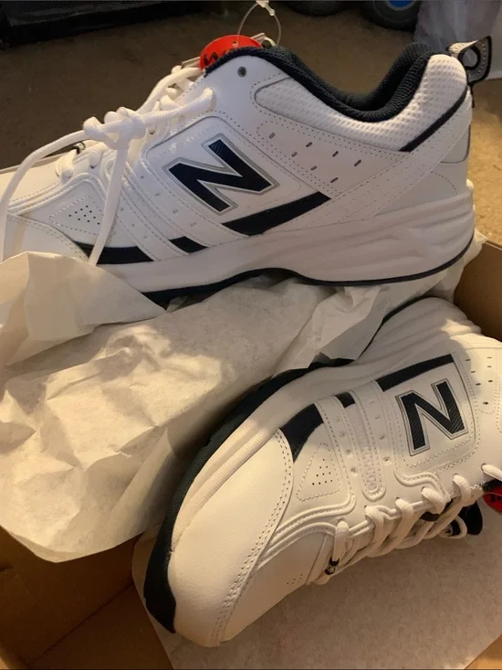 New Balance Men's White and Navy Athletic Sneakers Size 11 X Wide 4E