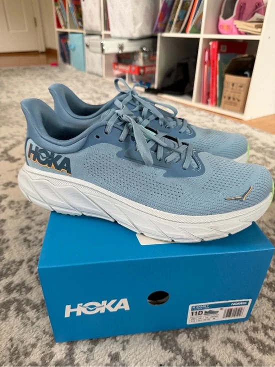 Hoka Men's Athletic Running Shoes in Light Blue with White Soles M ARAHI 7