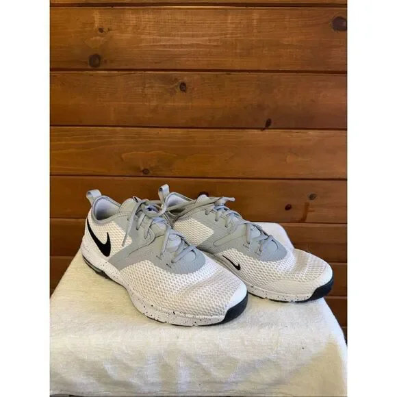 Nike Air Max Typha 2 training shoe white, black wolf grey Men’s Sz 10 AO3020-100