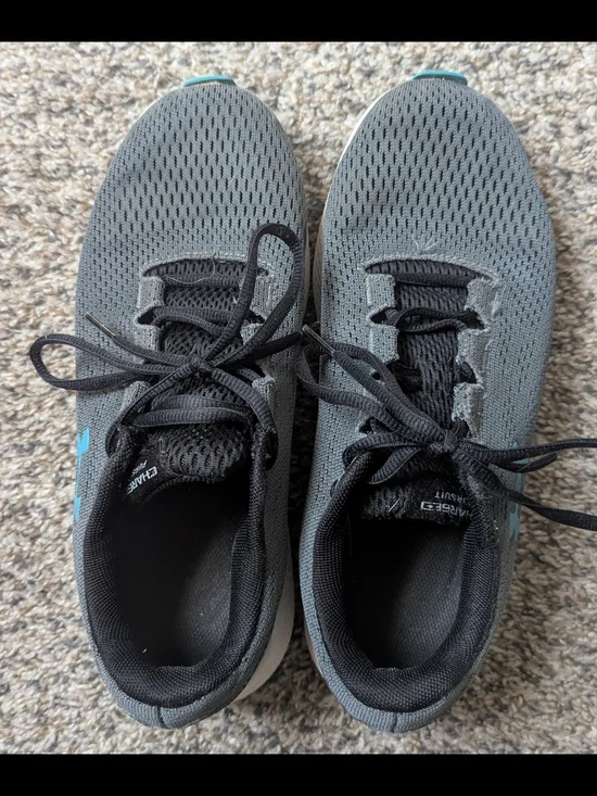 Men's Charged Pursuit Under Armour Gray Athletic Sneakers - Lightweight Comfort