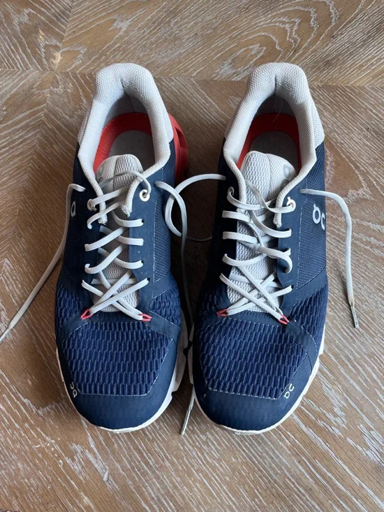 On Running Men's Navy and White Lightweight Running Sneakers Size 10.5