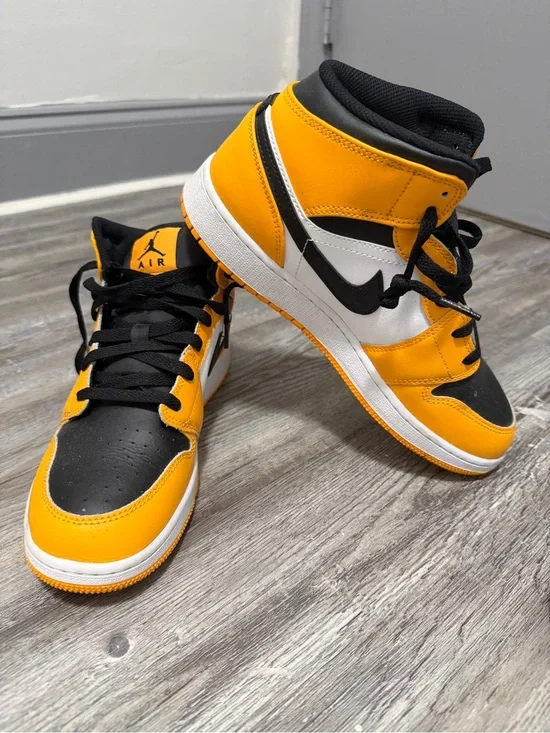 Nike Air Jordan 1 Mid Yellow Black White