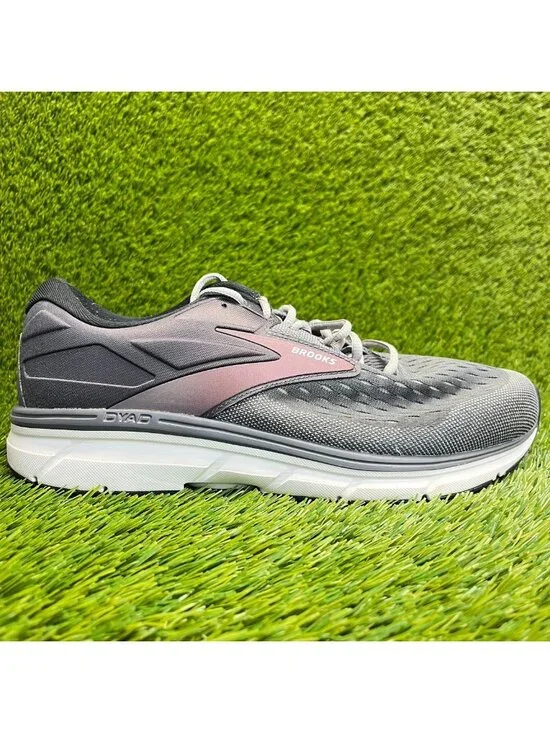 Brooks Dyad 11 Mens Size 10 4E Gray Athletic Running Walking Shoes Sneakers