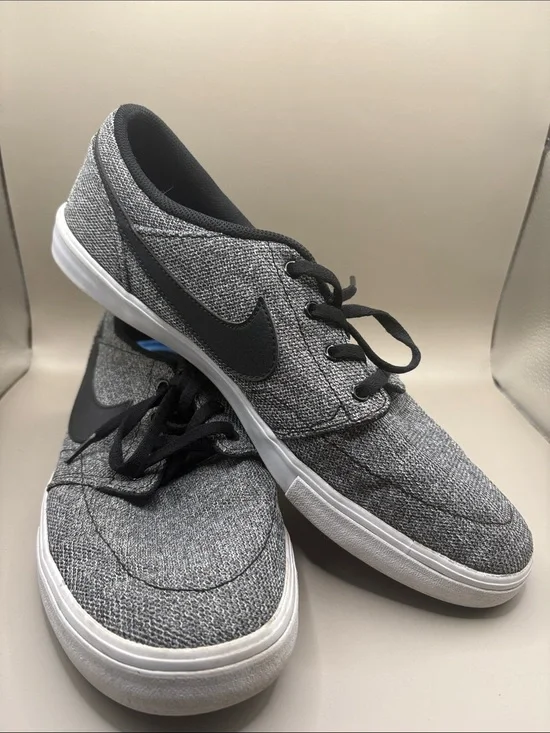 Nike SB Portmore II Solar Men’s Canvas Premium Gray   Sneakers with Black Swoosh