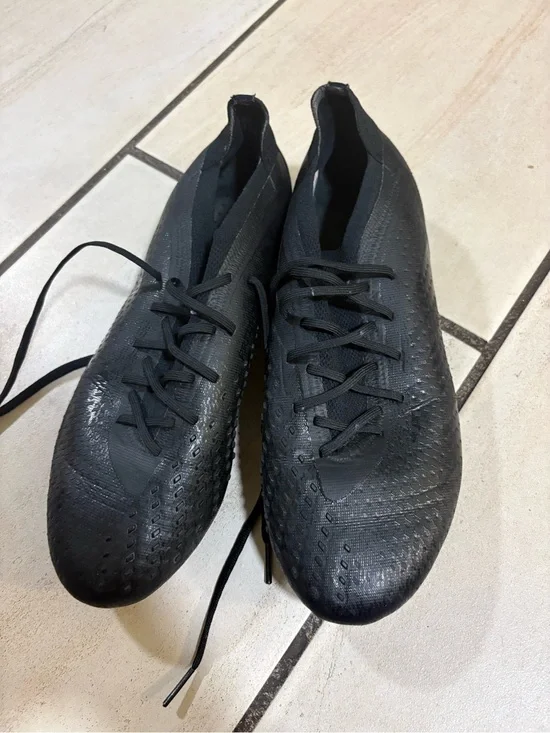 Adidas predator 9.5