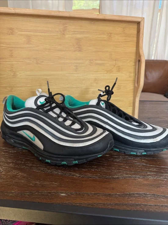 Nike Black White Teal Wave-Striped Running Shoes