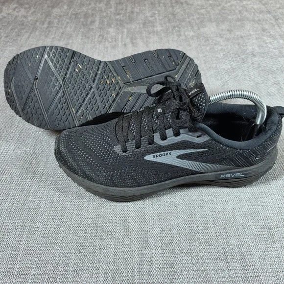 Brooks Revel 6 Running Shoes Mens 8 Black Grey Athletic Sneakers EUC